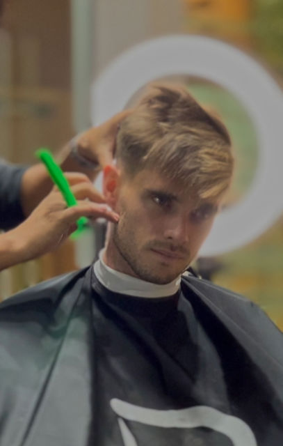 Corte con peine y máquina en Mister Cut