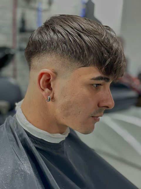 Corte con flequillo y degradado después de keratina